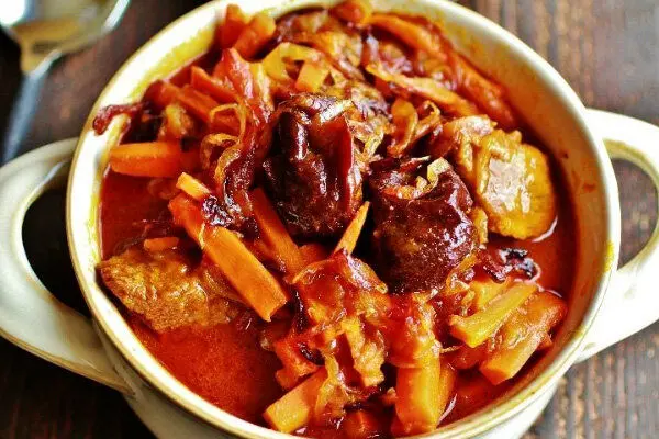 طرز تهیه خورشت هویج به روش اصیل تبریزی 