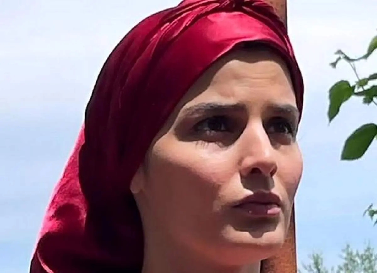 تصویری جذاب و نادر از پشتصحنه سریال سوجان با حضور غزاله اکرمی