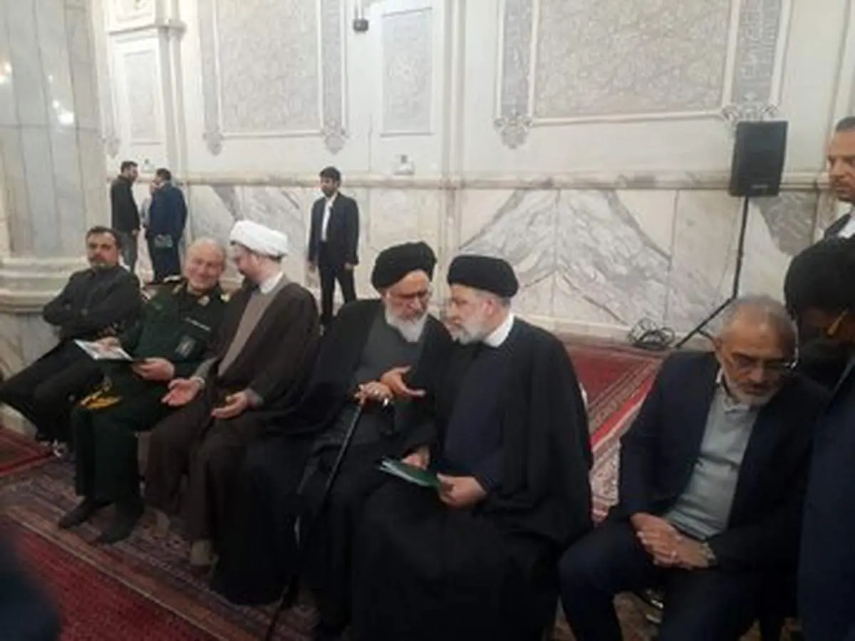 خوش و بش حسن روحانی و رئیسی در مراسم ختم آیت‌الله امامی کاشانی
