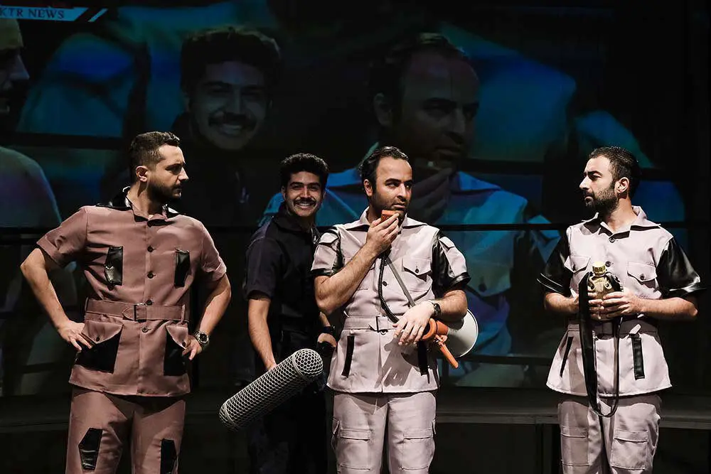 حضور افتخاری جاستین بومانت در یک تئاتر ایرانی