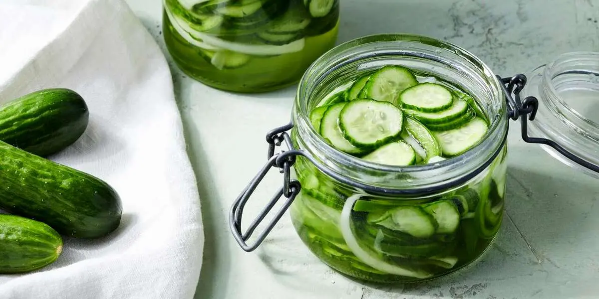 روش تهیه سس خیارشور برای ساندویچ با مواد ارزان
