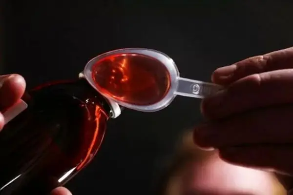 ارتباط مرگ ۱۷ کودک با مصرف شربت سرفه 