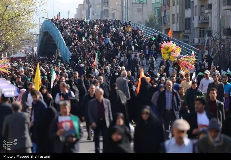 حضور سید مصطفی خامنه‌ای فرزند ارشد رهبر انقلاب در راهپیمایی 22 بهمن/ عکس