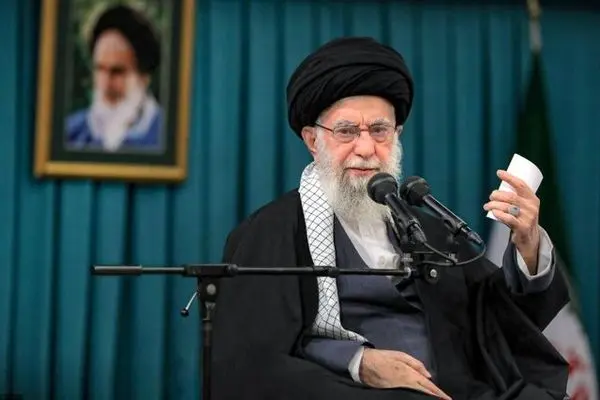 رهبر انقلاب: ملت ایران تسلیم‌شدنی نیست
