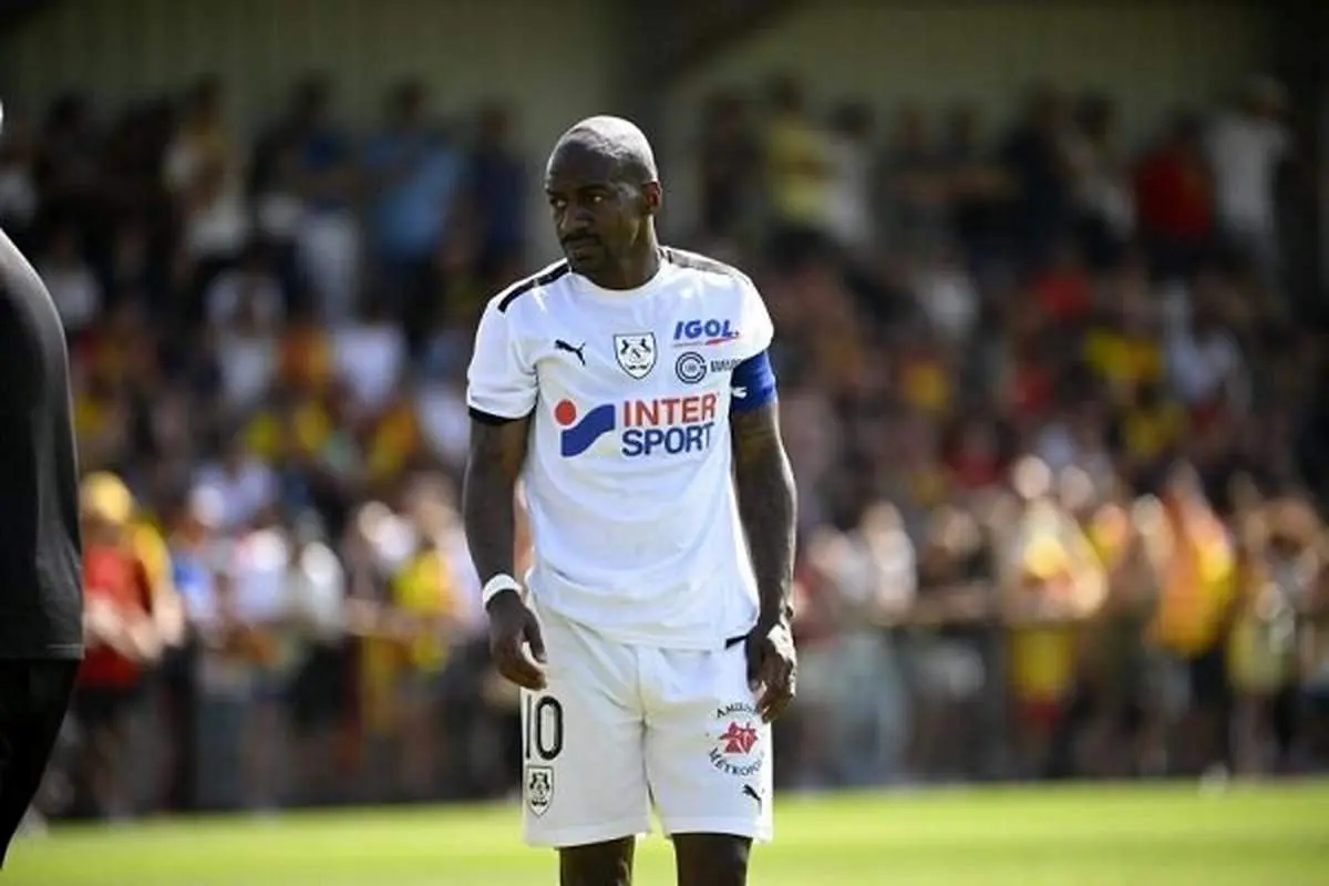 فوق ستاره استقلال امشب قرار داد می بندد