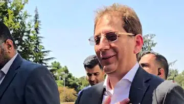 به چه دلیل برابر بابک زنجانی اینقدر کوتاه می‌آیید؟
