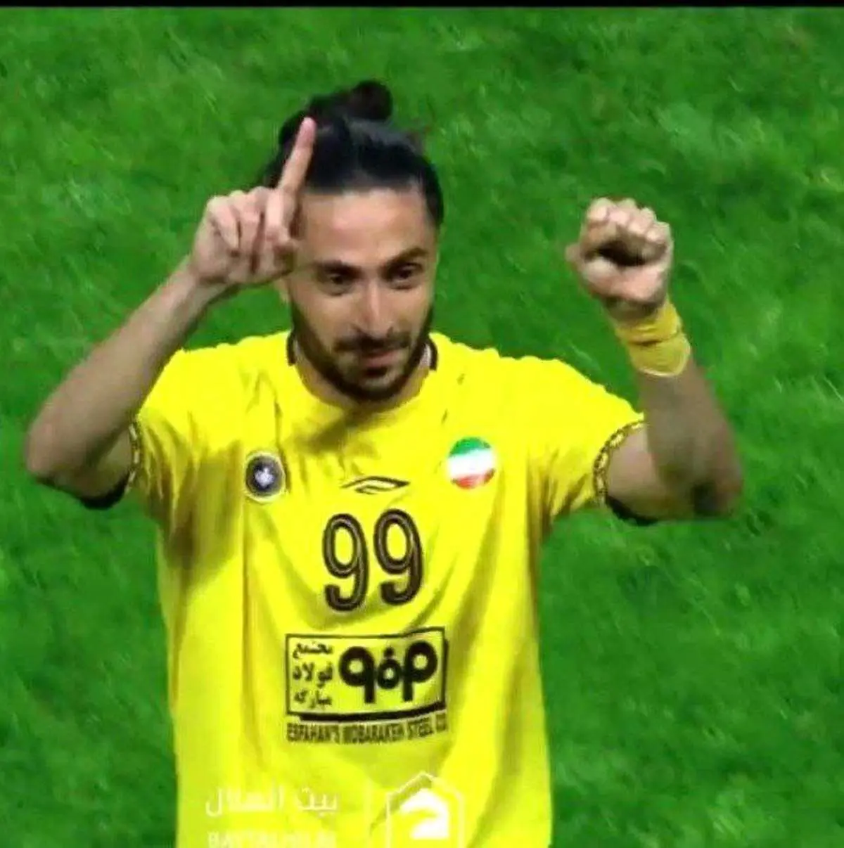 رفتار زشت استقلالیها با مدافع سپاهان!/ عکس