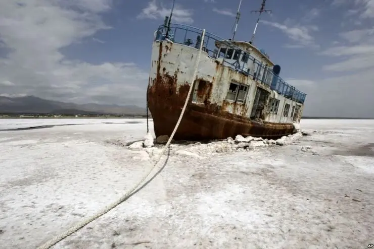 دریاچه ارومیه در پایین ترین سطح خود در چند دهه اخیر قرار دارد/
 وضعیت ۲۵ تالاب اصلی کشور بحرانی است 