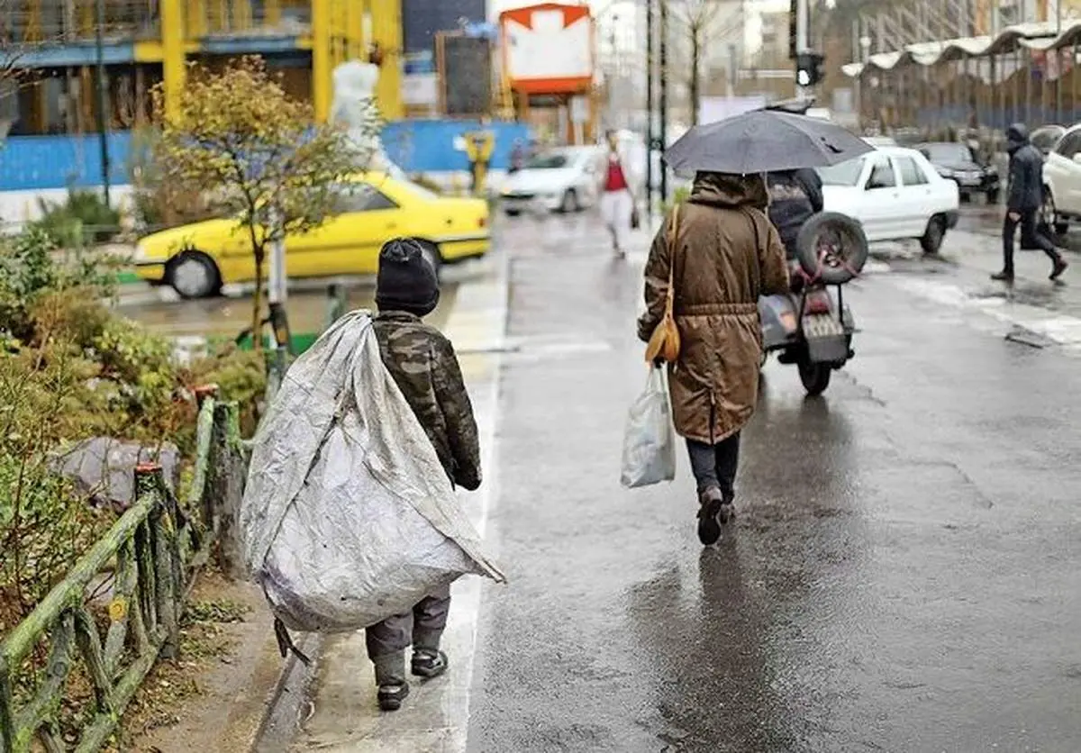 سوء استفاده از کودکان تا کی؟/چرا شهرداری با پیمانکاران متخلف قطع همکاری نمی کند؟