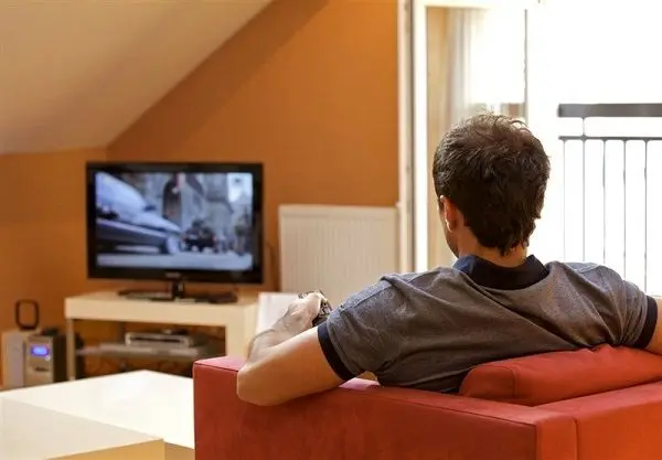 فوائد تماشا کردن تلویزیون که فکرش را نمی کنید!