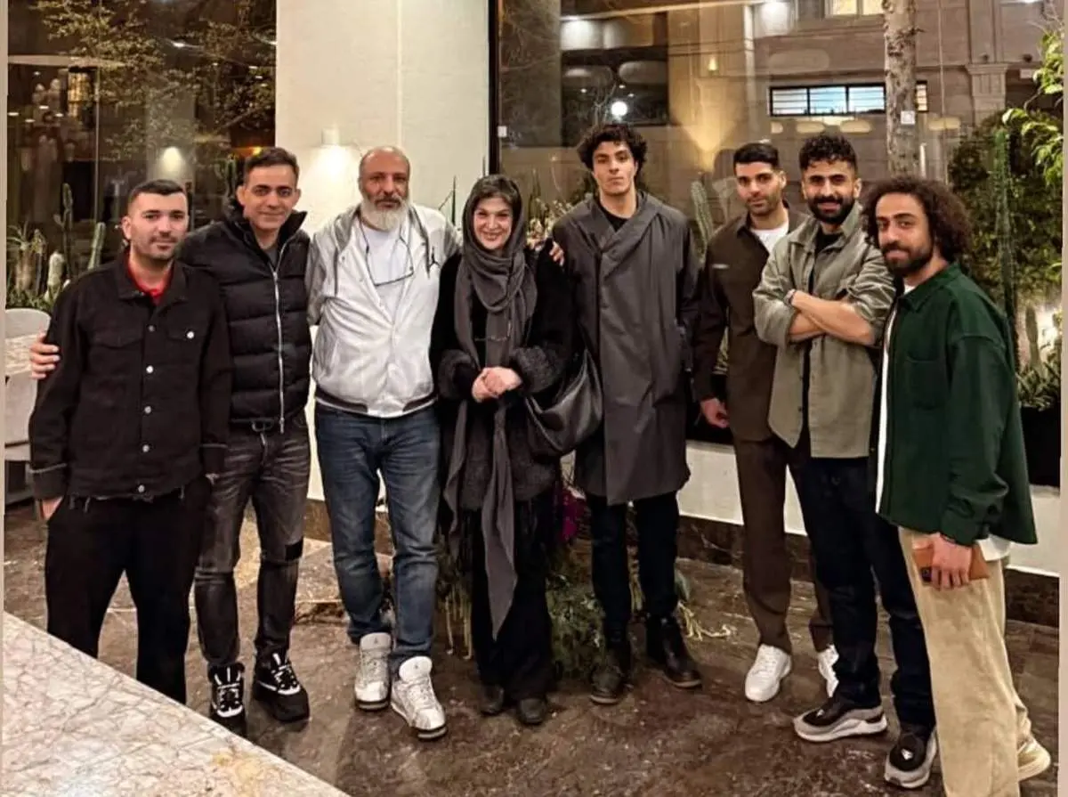 عکس یادگاری امیر جعفری و ریما رامینفر با استقلالیها