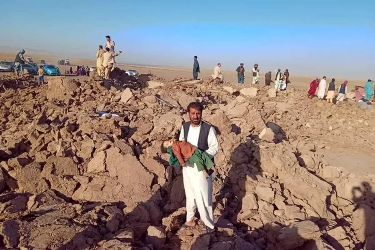 افزایش تلفات زلزله افغانستان/ تاکنون  ۳۲۰ نفر  جان خود را از دست داده اند + گزارش تصویری