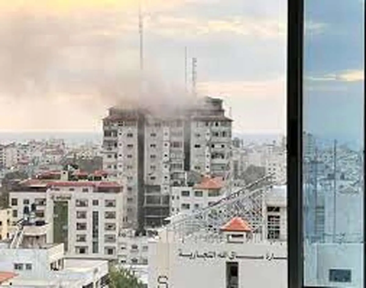 فیلم| لحظه وحشتناک بمباران ۲ برج مسکونی در غزه