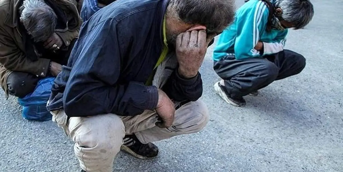 معتادان محله هاشمآباد  تهران جمع می شوند