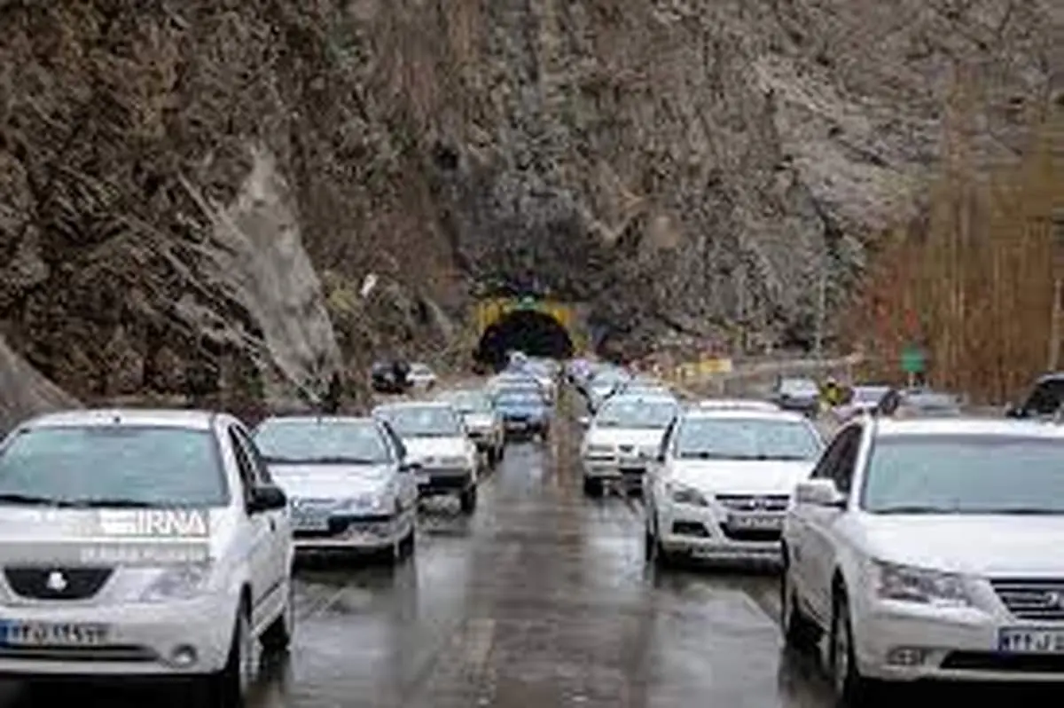 ترافیک در محورهای ارتباطی منتهی به مازندران سنگین است