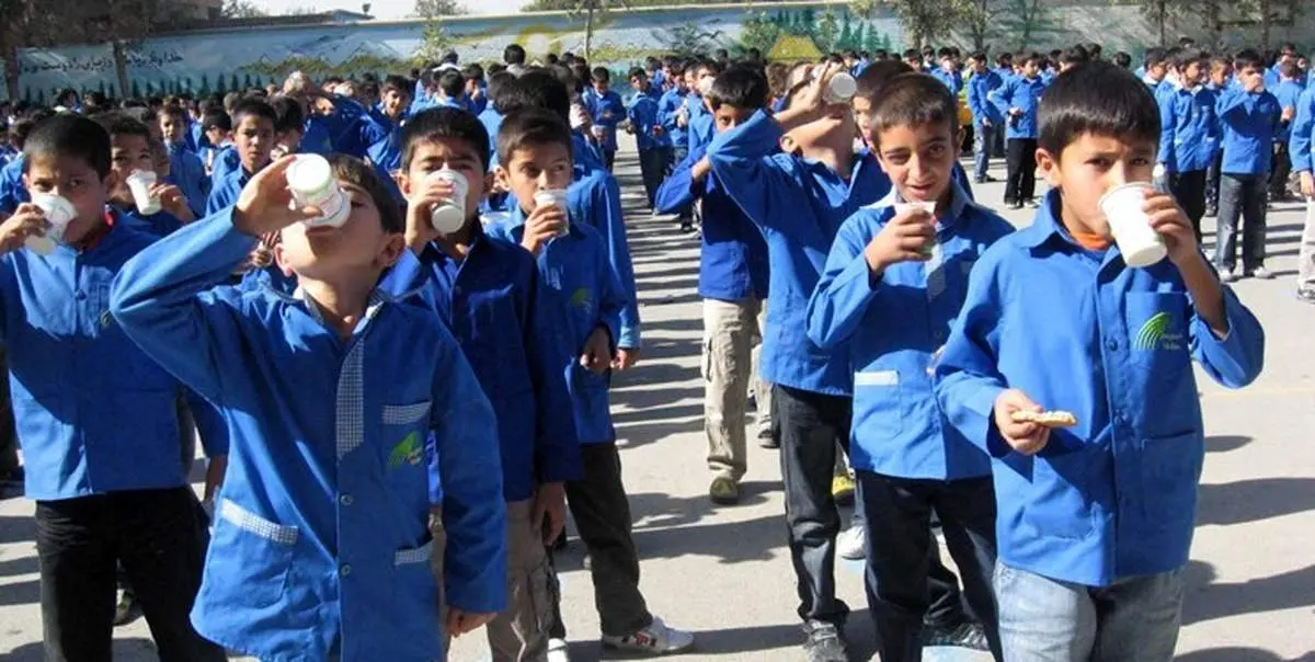 هنوز خبری از توزیع شیر در مدارس نیست آقای رئیسی!