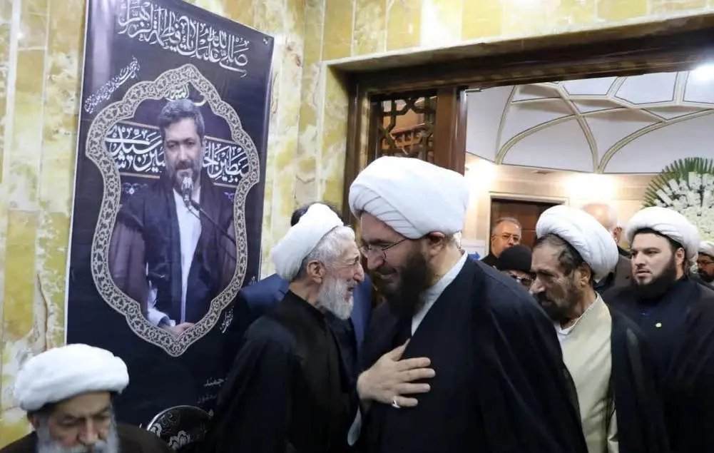 رسایی در مراسم ختم پسر کاظم صدیقی/ عکس