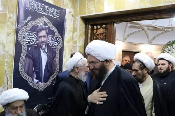 رسایی در مراسم ختم پسر کاظم صدیقی/ عکس