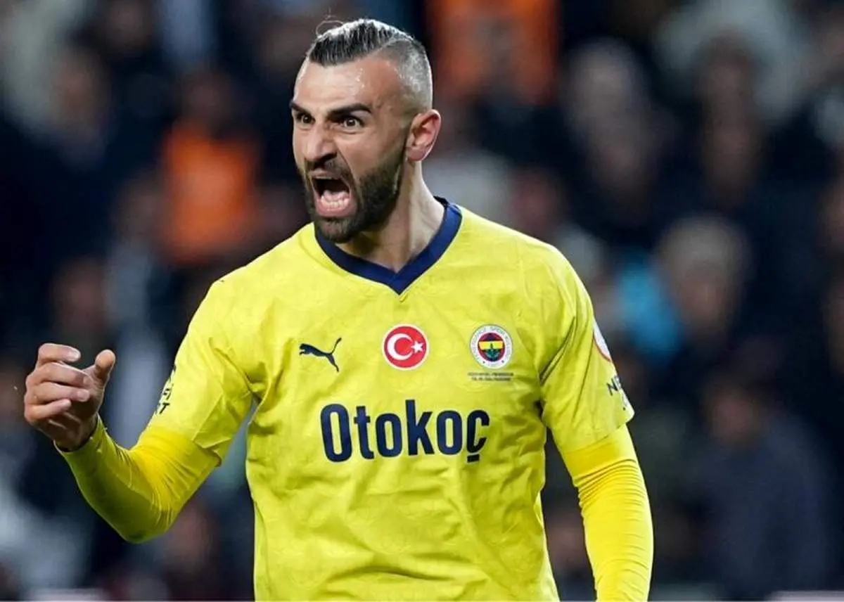 احترام سردار دورسون مهاجم جدید پرسپولیس به هواداران/ عکس