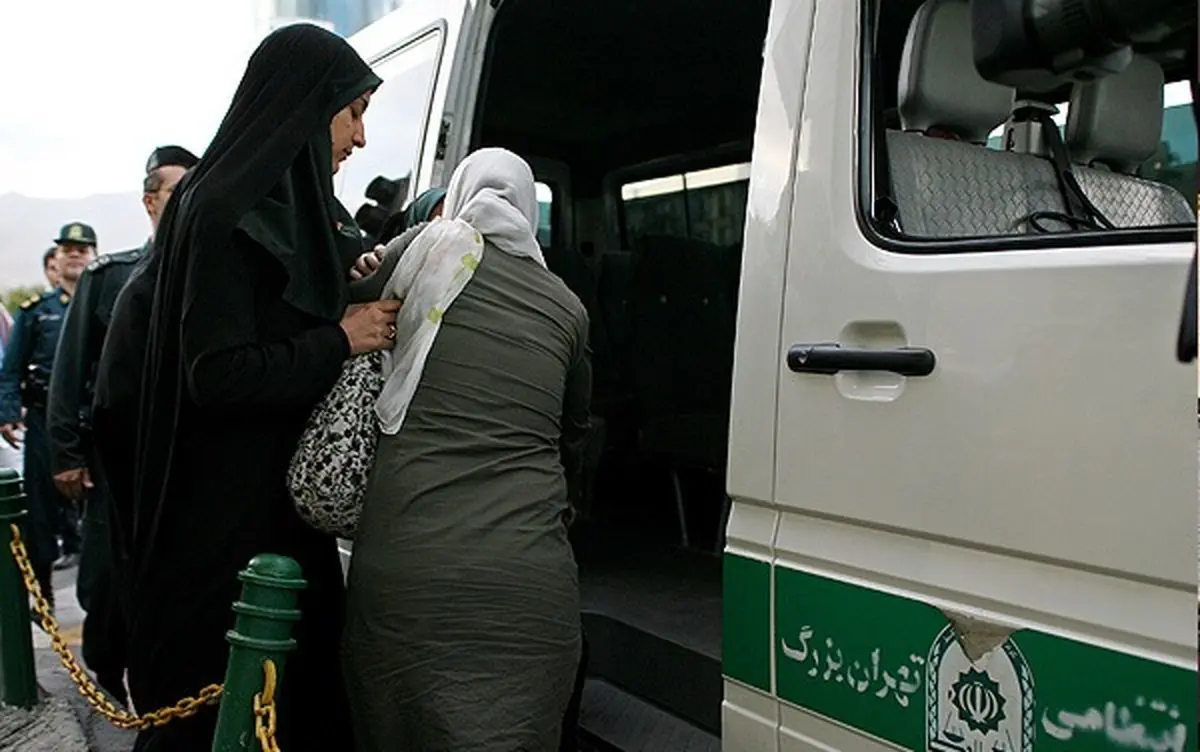 اعتراف روزنامه اصولگرا به سخت‌گیری درباره حجاب | با افراط‌گری تأثیرات بدی در جامعه گذاشتیم