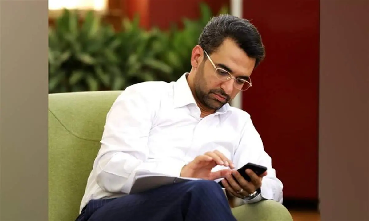 مسئول دولت رئیسی خطاب به وزیر روحانی: قبل سخن گفتن فکر کنید