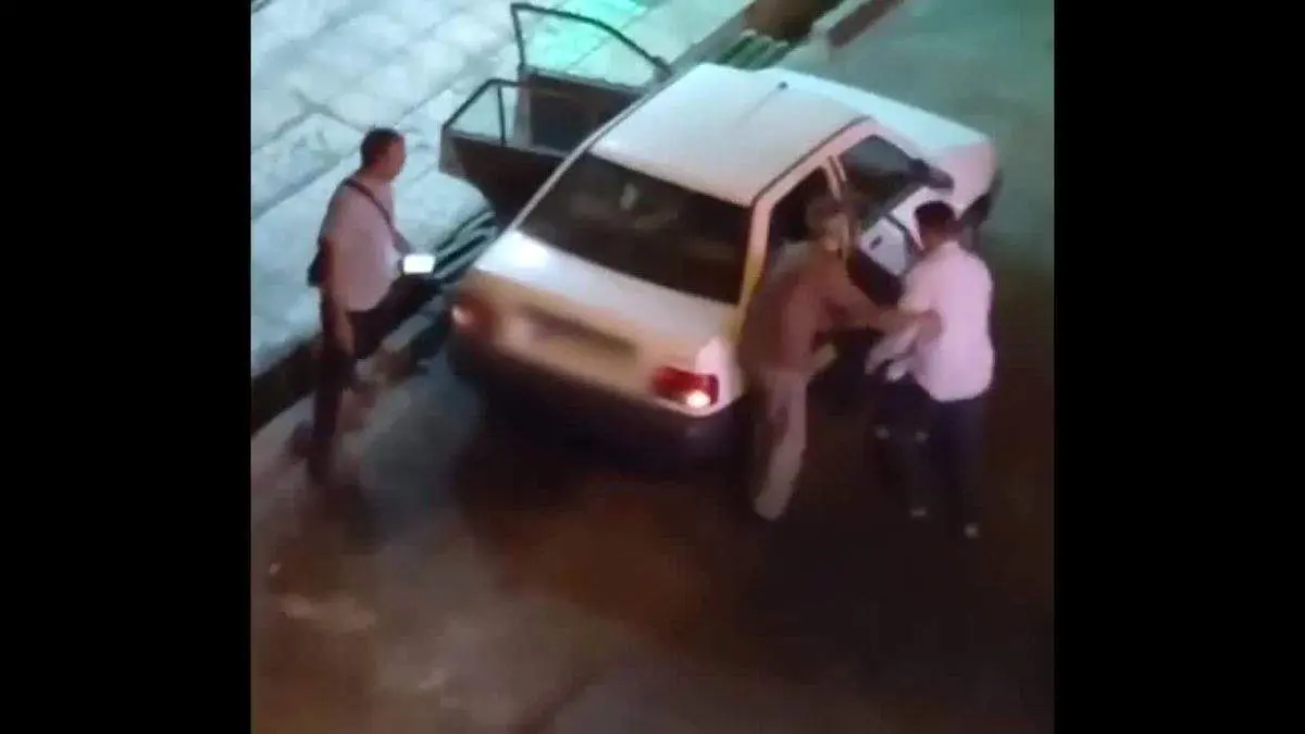 کتک کاری وحشتناک مسافران با چاقو و قمه در رشت/ فیلم