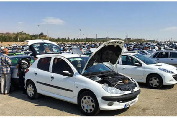 ریزش قیمت‌ها در بازار خودرو/ کوییک دنده‌ای و راناپلاس در محدوده ۶۵۵ تا ۹۰۰ میلیون تومان