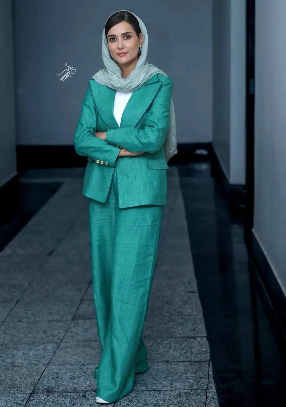 پریناز ایزدیار با کت و شلوار چشم نواز همه را به وجد آورد/ عکس