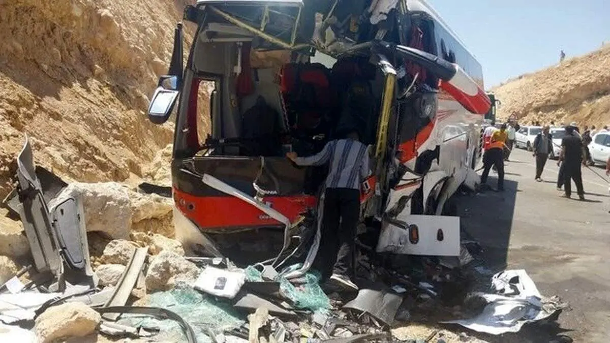 آخرین آمار کشته‌های حادثه واژگونی اتوبوس در محور فیروزآباد – کوار