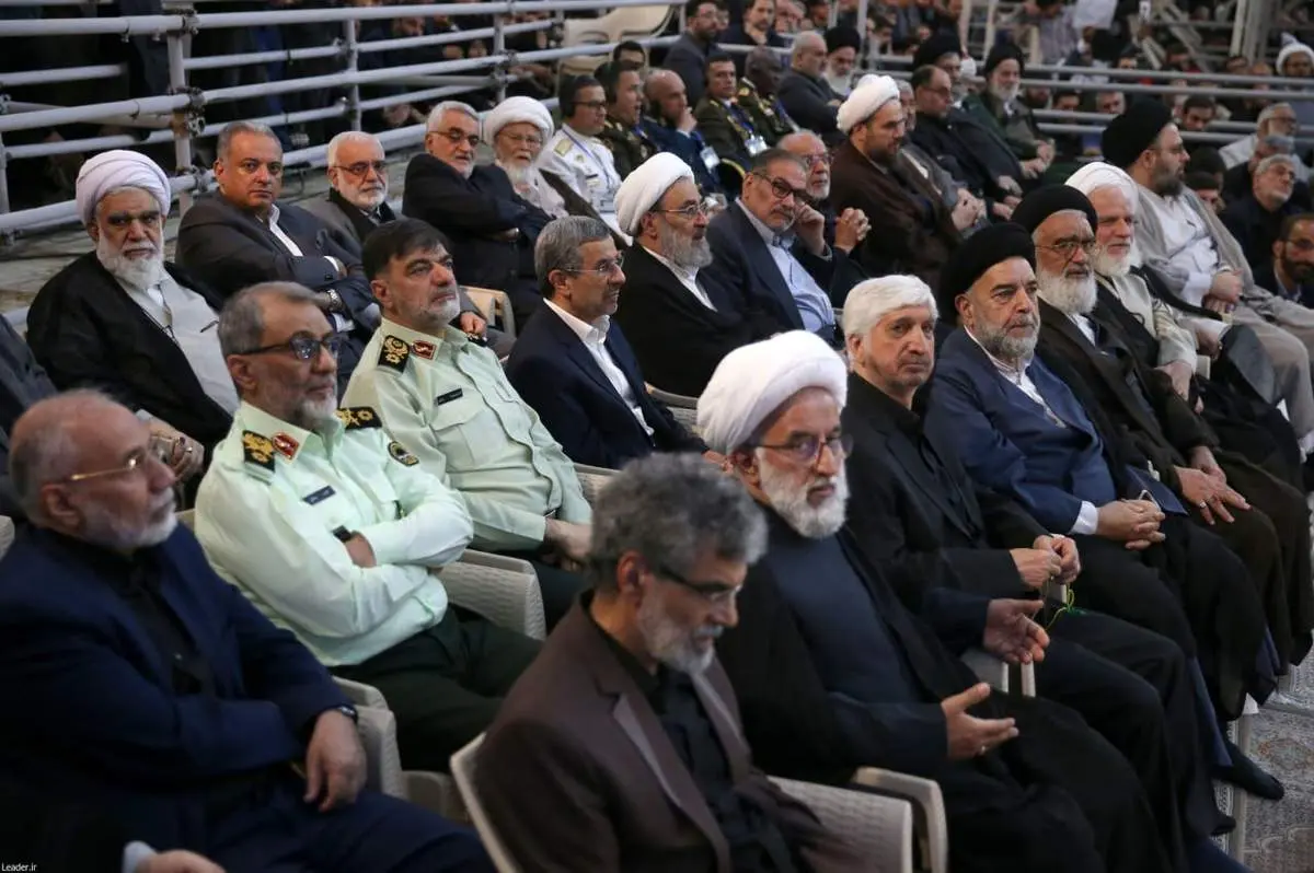 همنشینی احمدینژاد با سردار رادان در یک مراسم/ عکس