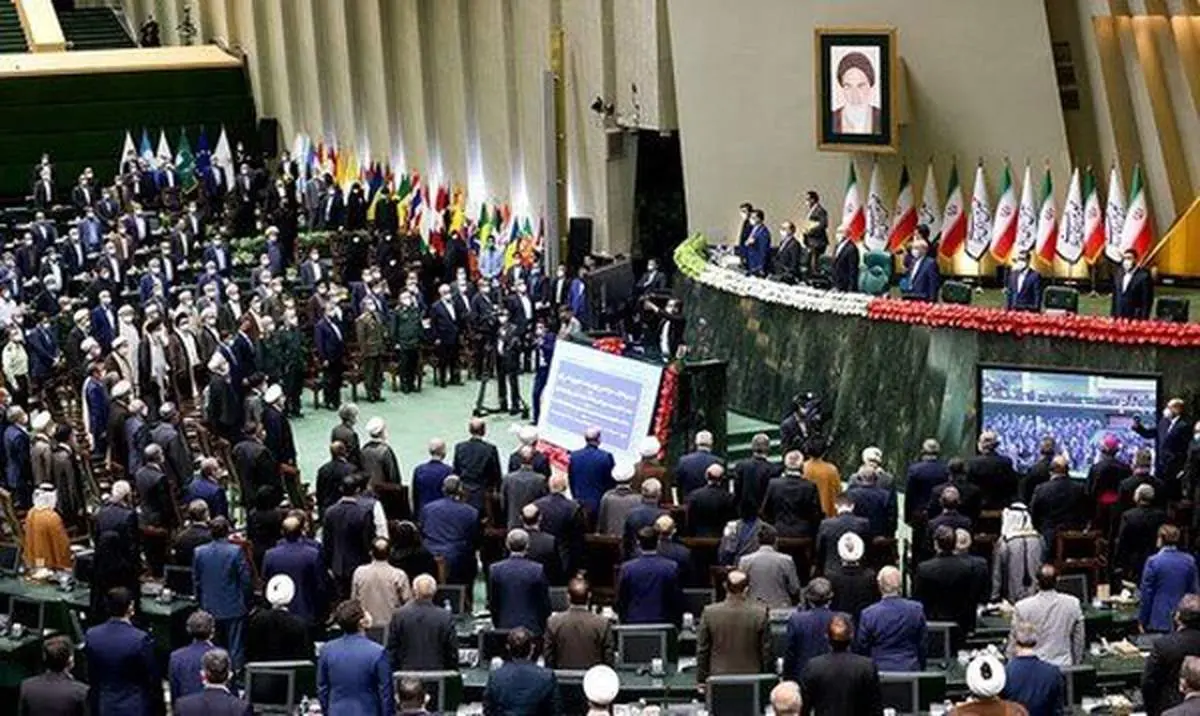 تذکر نمایندگان درباره ورود  افراد معلومالحال به مجلس