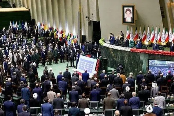 تذکر نمایندگان درباره ورود  افراد معلوم‌الحال به مجلس