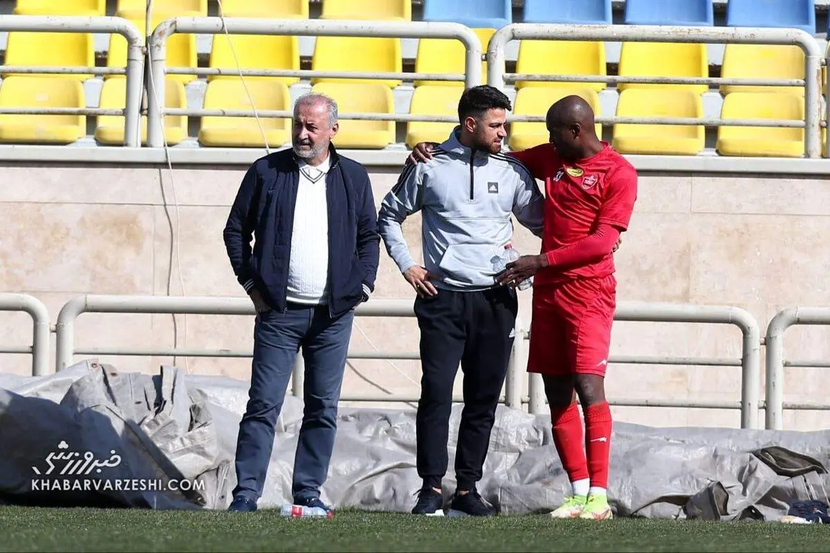 دیدار عبدالکریم با رفیق قدیمیاش در پرسپولیس/ عکس