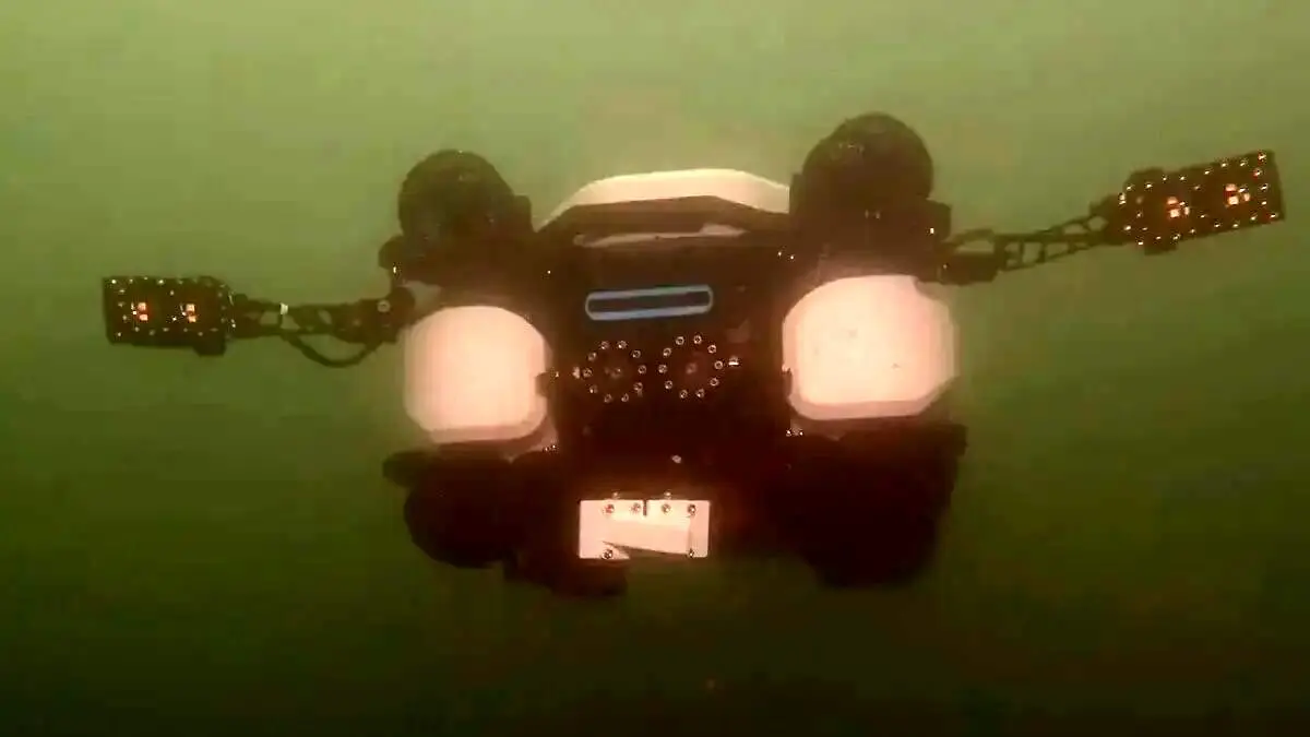 یک ربات غواص سوئیسی جای غواصان امداد را میگیرد