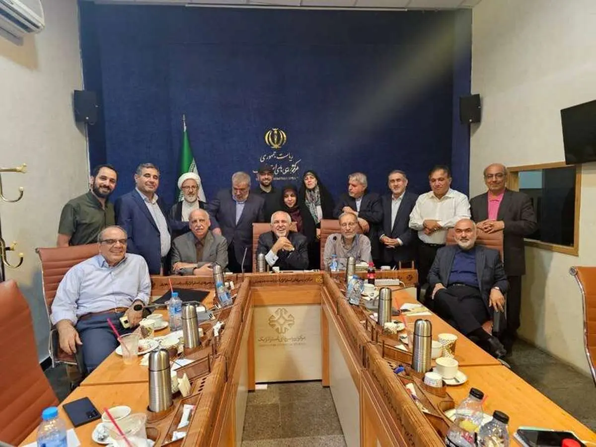 ظریف پایان کار شورای راهبری دولت چهاردهم را اعلام کرد/ عکس