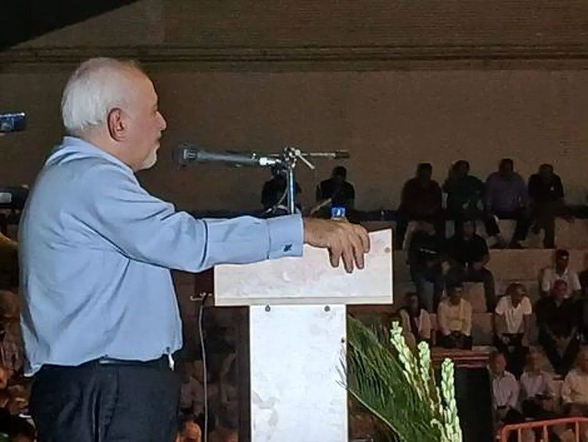 ظریف دوباره طوفان به پا کرد/رقیب پزشکیان عامل تحریم ها و مخالفت با برجام است/ خانه به خانه با مردم صحبت کنید