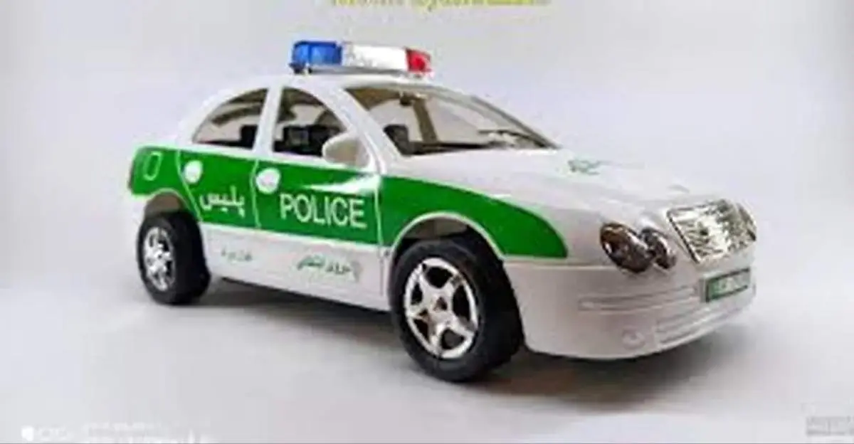 ببینید/ ماجرای رقص دختر روی ماشین نیروی انتظامی چیست؟