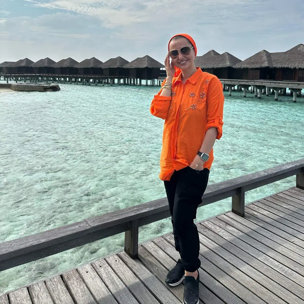 عکس / تفریح لاکچری نفیسه روشن در اقیانوس هند؛ خنده از ته دل خانم بازیگر