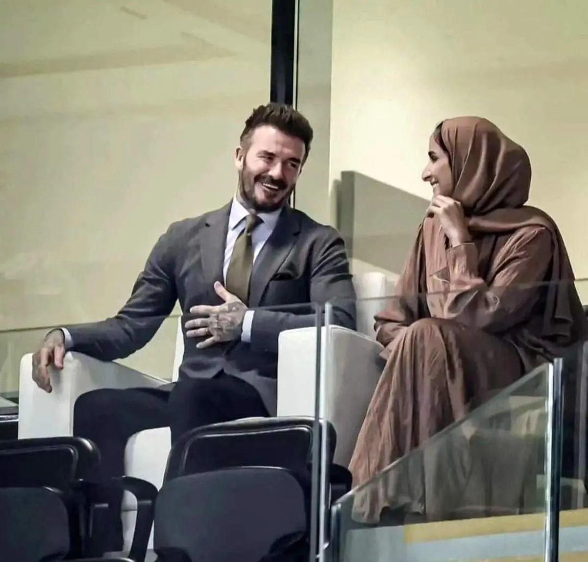 دخترِ درویشِ قطریها در کنار دیوید بکام! / عکس