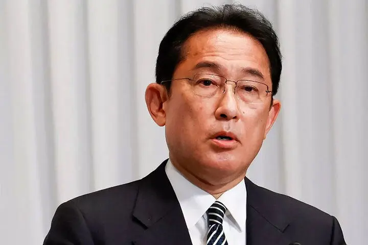 ببینید | سوتی عجیب نخست وزیر ژاپن در یک جلسه رسمی