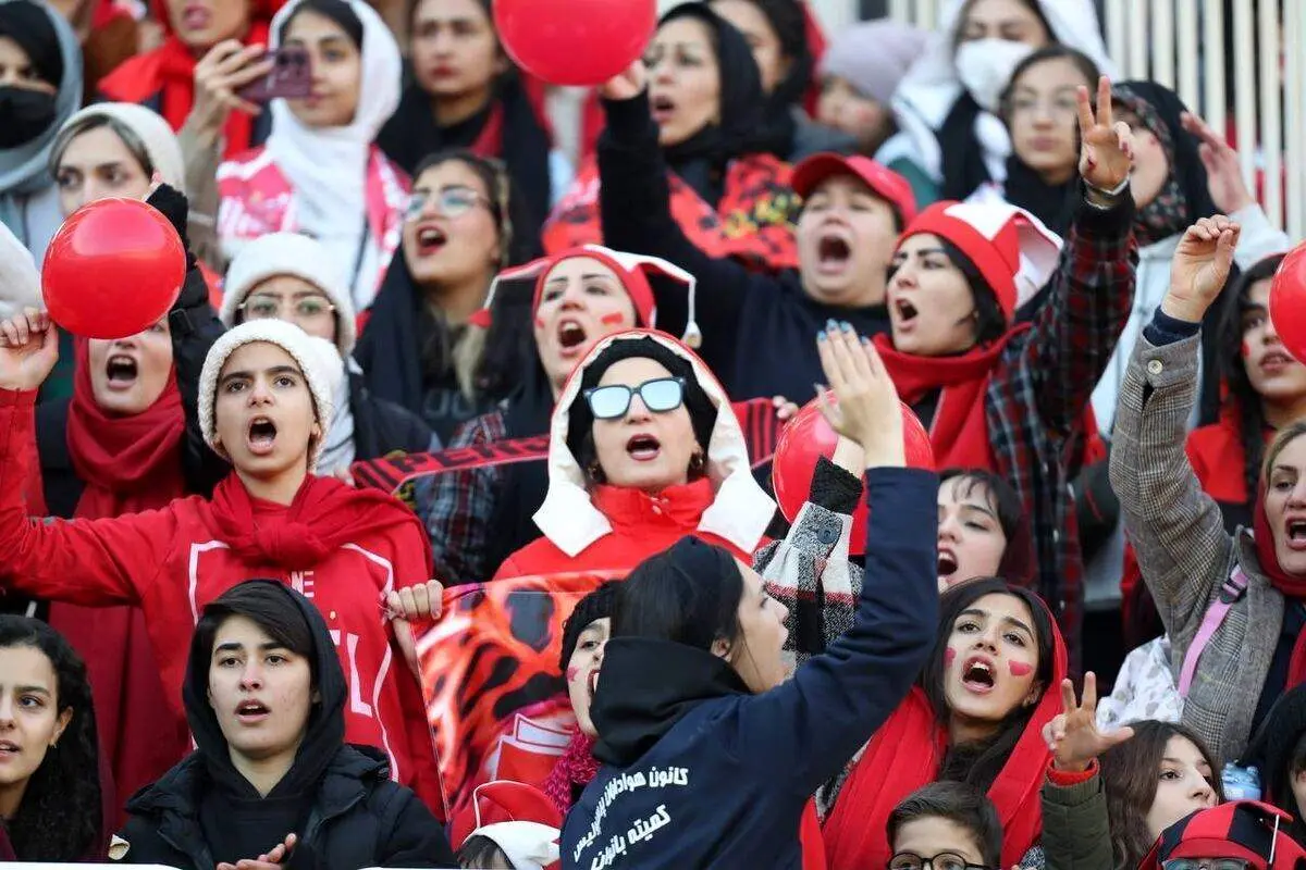 پرسپولیس در بحران/ درگیری لیدرهابا هواداران زن خبرساز شد