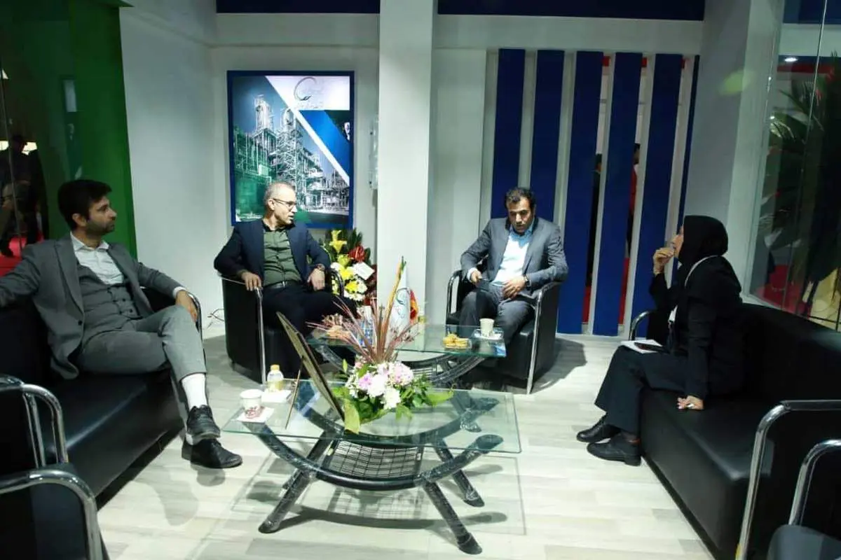 دیدار بی واسطه مدیر عامل پتروشیمی خوزستان با مشتریان