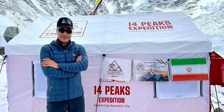 فتح قله اورست توسط کوهنورد قمی

