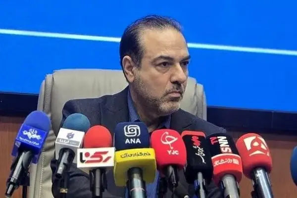 ببینید/ ادامه درگیری لفظی معاون عصبانی وزیر بهداشت با خبرنگار