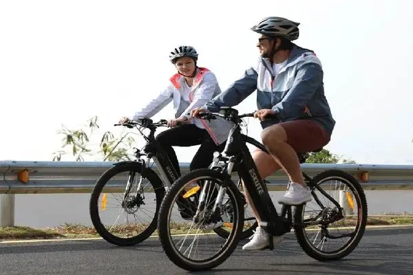 تاثیر دوچرخه برقی بر زانو درد (بررسی مزایا و معایب)