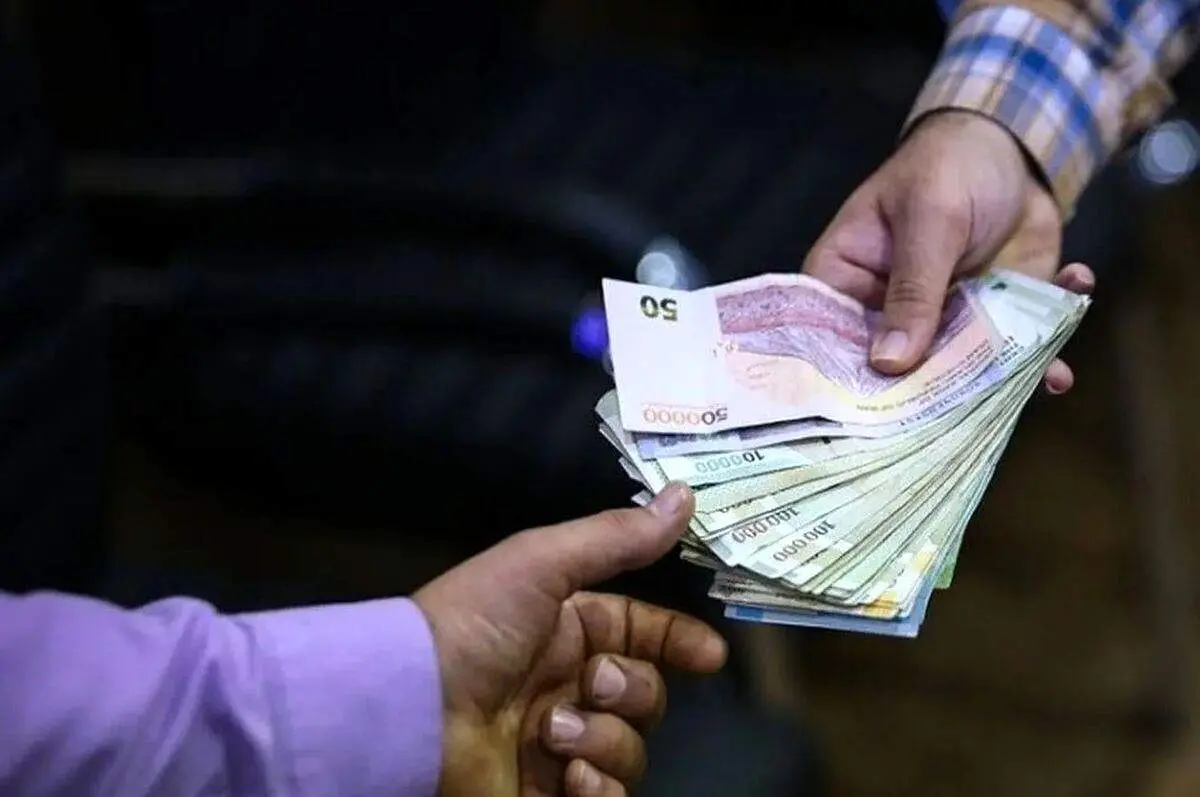 حقوق کارمندان دولت در سال ۱۴۰۴ به طور متوسط ۲۰ درصد افزایش مییابد