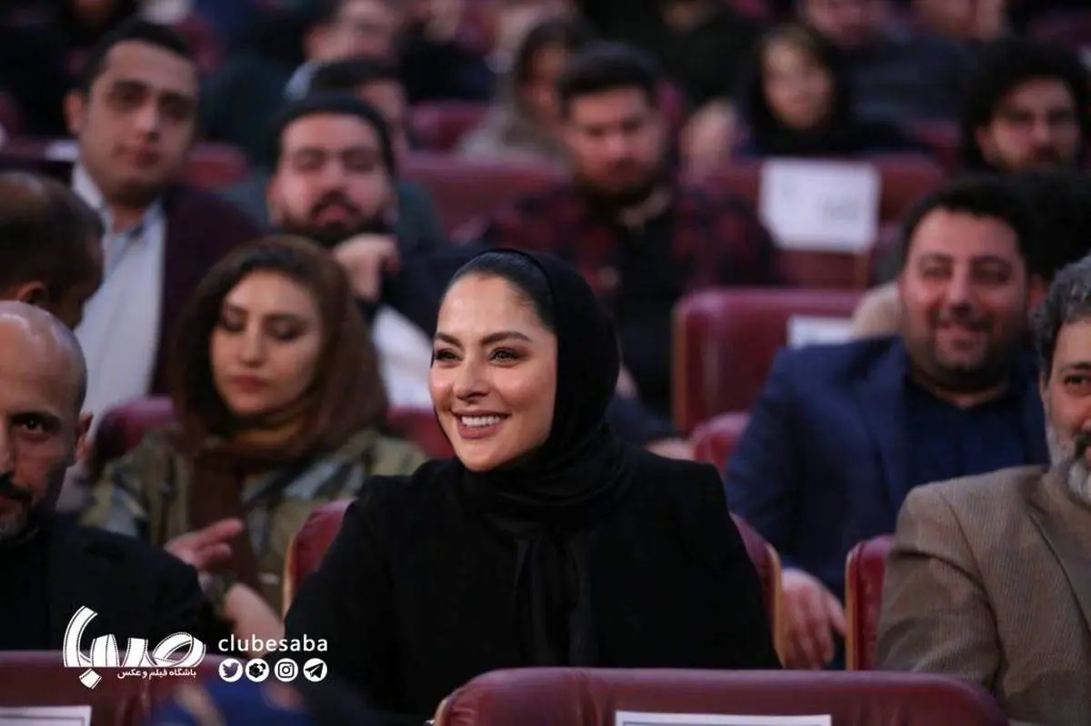 ارسطو خوشرزم بهترین بازیگر مرد و مارال بنی آدم بهترین بازیگر زن موقع سیمرغ گرفتن/ تصاویر