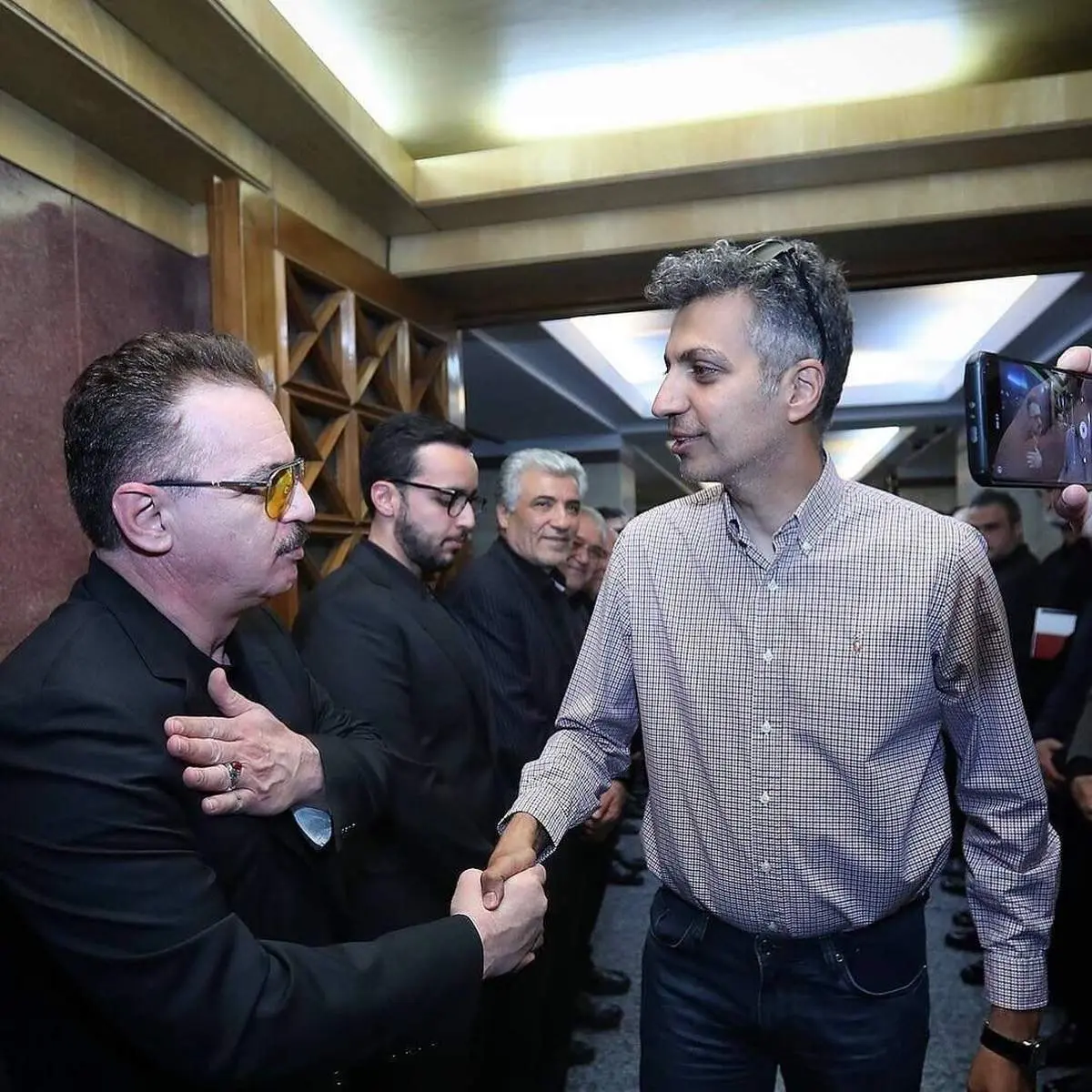 حضور فردوسیپور و بیرانوند در مراسم ختم همسر زنوزی/ عکس