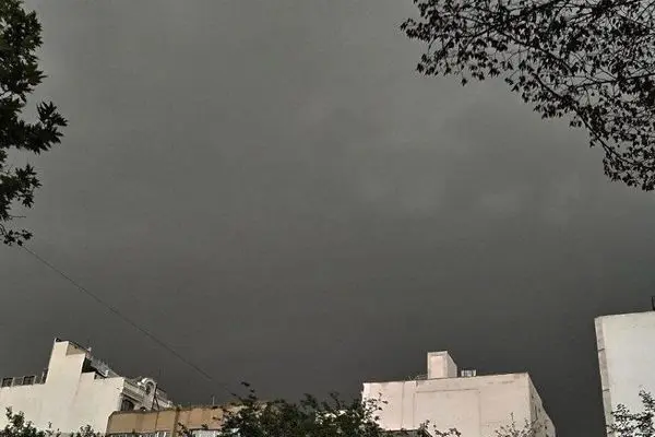  آسمان مشهد دوباره در وسط روز تاریک شد/ عکس و فیلم
