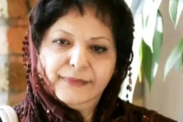 چیستا غریب درگذشت

